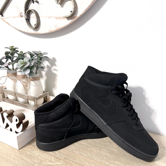 Other - Mens Nike Court